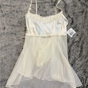 Vintage White Lace Chemise & Panty set NWT